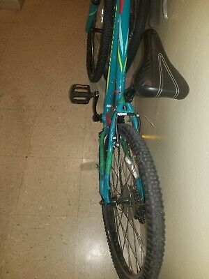 specialized 2017 hotrock 24 street kids mountain bike silver