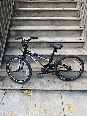 specialized 2017 hotrock 24 street kids mountain bike silver