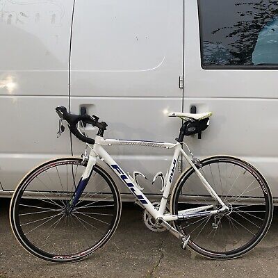 2005 fuji roubaix pro